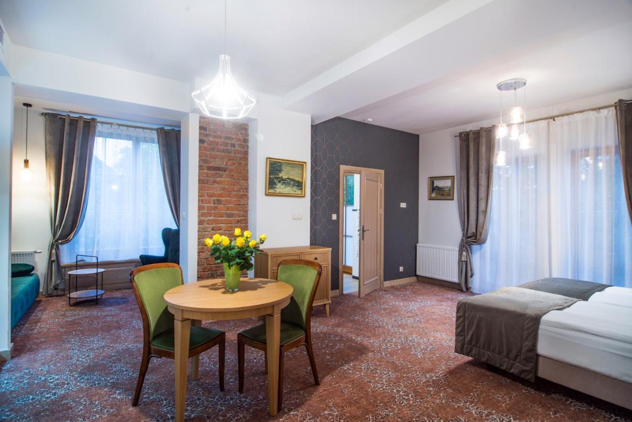 Hotel Dwa Ksiezyce Kazimierz Dolny Exterior foto