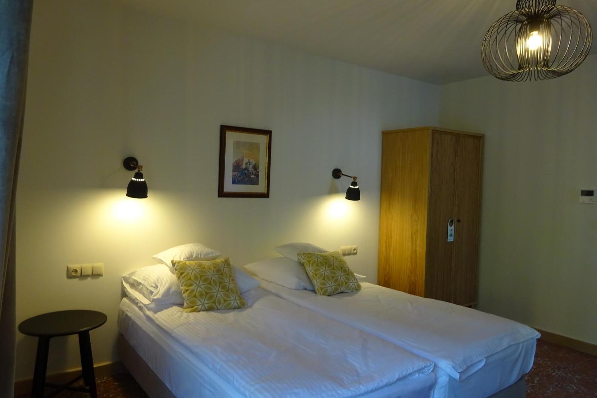 Hotel Dwa Ksiezyce Kazimierz Dolny Habitación foto